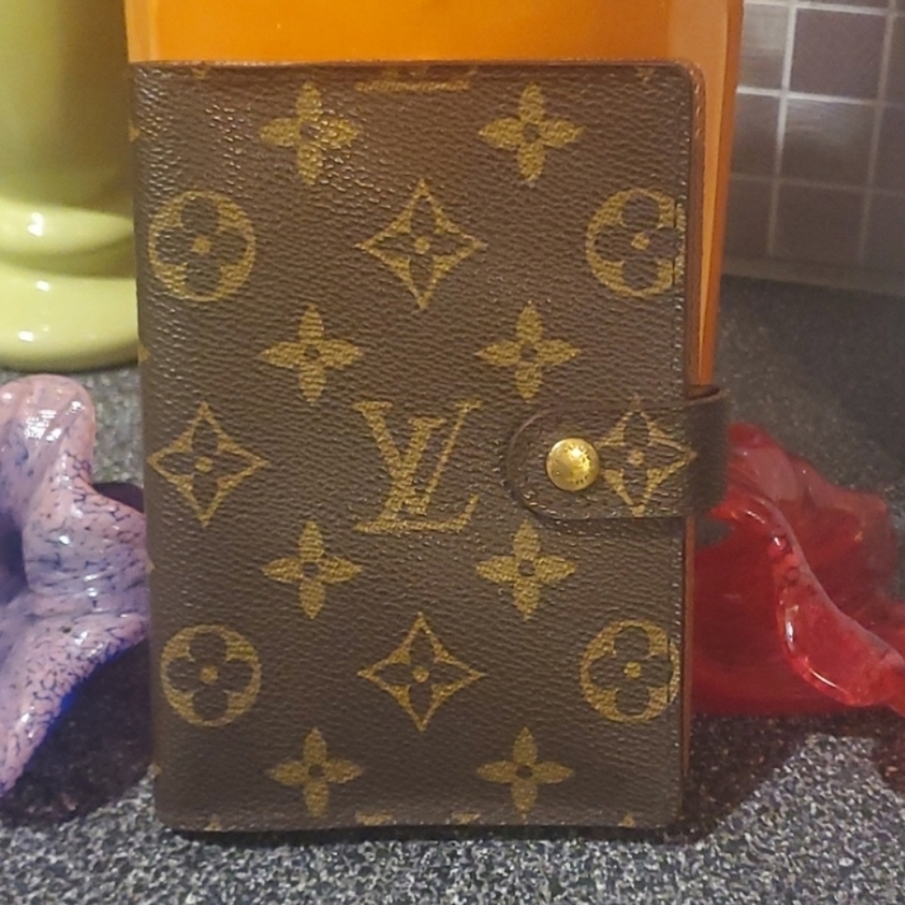 Louis Vuitton Monogram Agenda - Picture 2 of 13